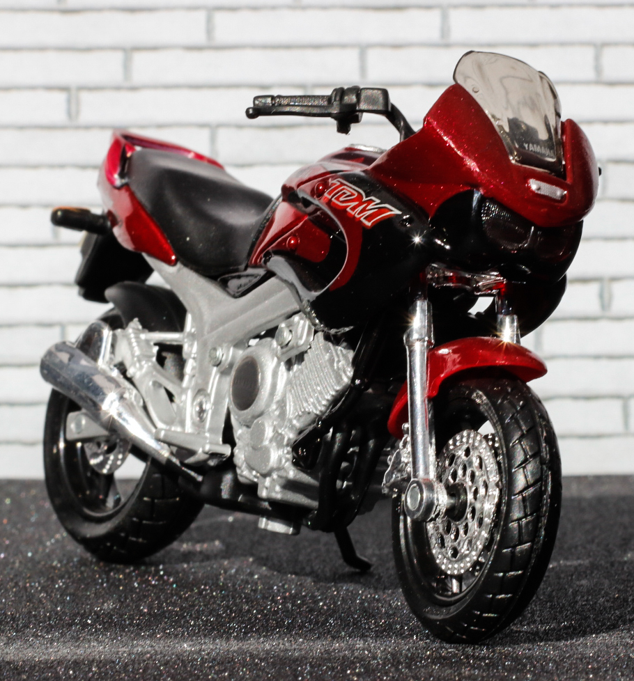 Maisto Yamaha TDM850